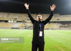 پورموسوی: به خاطر بازیکنانم خداحافظی نکردم، این همه مامور برای چه به ورزشگاه می آیند؟
