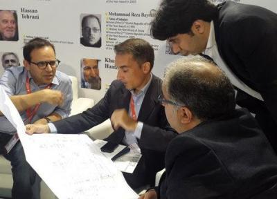 رئیس نمایشگاه کتاب پاریس از غرفه ایران بازدید کرد