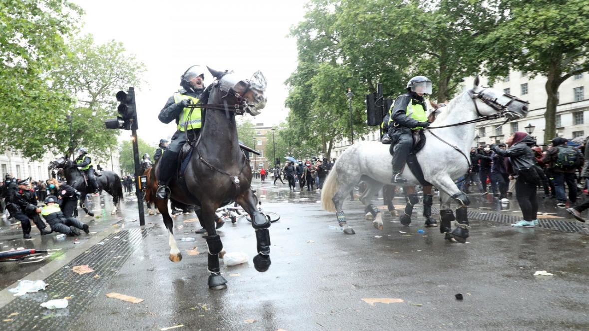 زد و خورد پلیس با معترضان ضد نژادپرستی در لندن