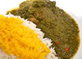 طرز تهیه قورمه سبزی یک غذای اصیل ایرانی